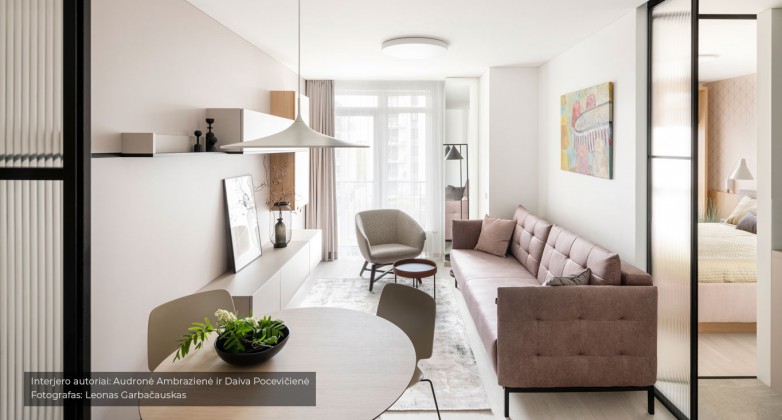 Audron-Ambrazienė-ir-Daiva-Pocevičiene-domino-sofa-1