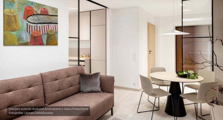 Audron-Ambrazienė-ir-Daiva-Pocevičiene-domino-sofa-3