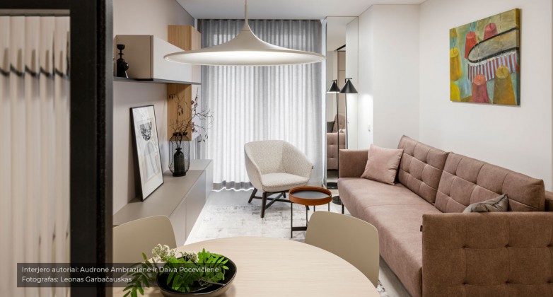 Audron-Ambrazienė-ir-Daiva-Pocevičiene-domino-sofa-4