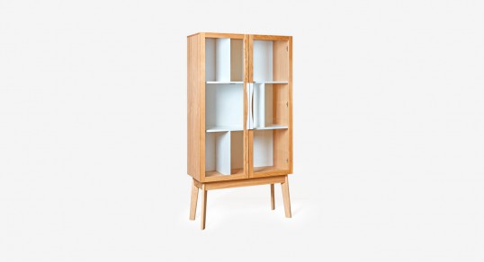 Vitrina | AVON baltos spalvos