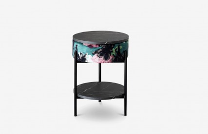 Table | GRAND with storage box D440 ETIQUETTE 03 Table | GRAND with storage box D440 ETIQUETTE 03